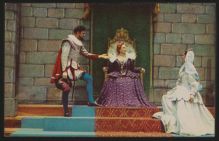 Scene from The Lost colony showing Sir Walter Raleigh and Queen Elizabeth